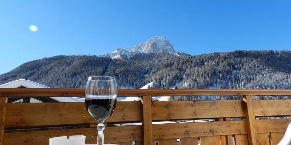 Garni Hotel Mezdi Selva di Val Gardena Zewnętrze zdjęcie